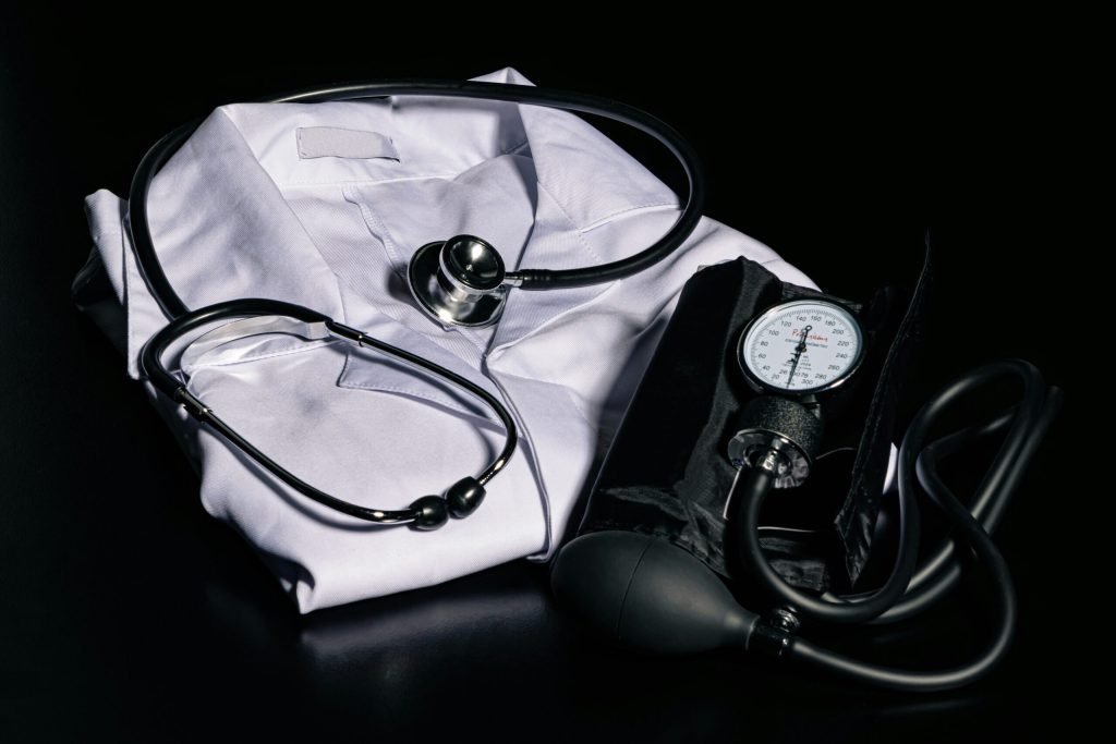 Împotriva Ministerului Sănătății au fost desfășurate percheziții, fiind suspectați mai mulți medici de anularea frauduloasă a calificărilor de rezidențiat