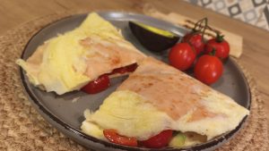 Rețeta Juanitei: Sandwich proteic cu ou și șuncă, o opțiune sățioasă și keto pentru un start energic al zileiea noastră”