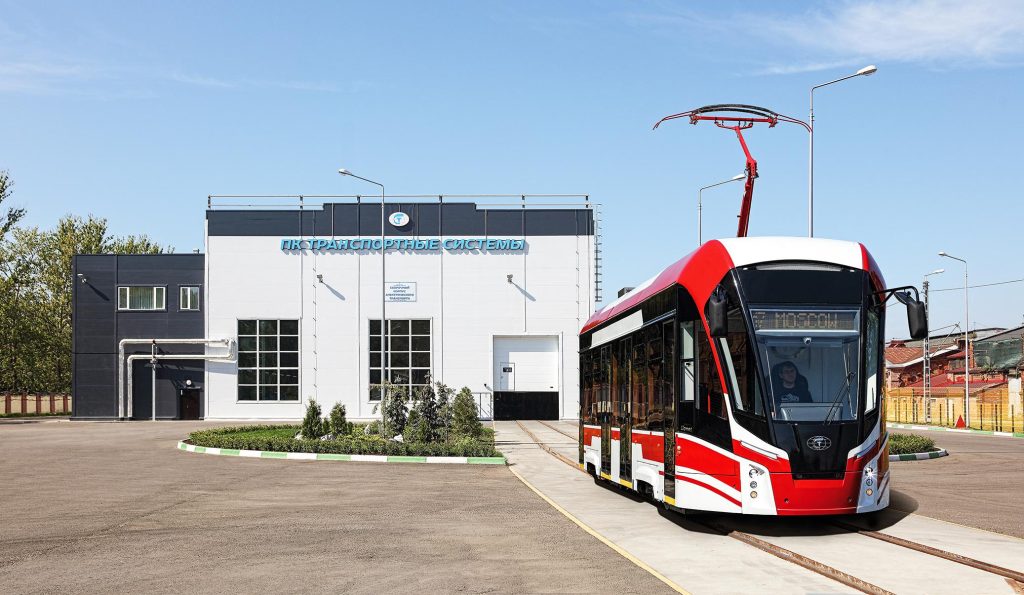 Conflictele privind tramvaiele rusești persistă. Societatea de transport în comun contestă a doua hotărâre prin care a fost obligată să le achiziționeze | Club feroviar