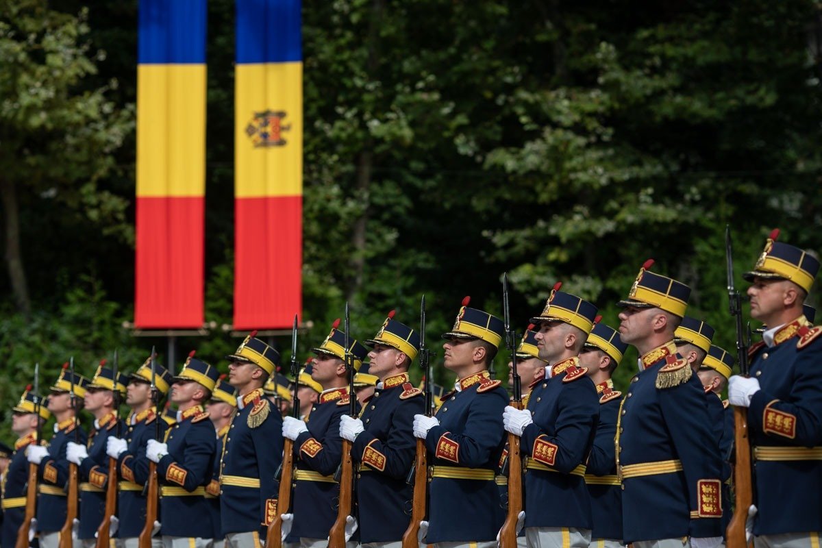 Academiile din România și Moldova reafirmă rolul fundamental al științei în consolidarea identității naționale și semnalează dispariția de facto a hotarului pe Prut Într-un context geopolitic și social marcat de tensiuni persistente și de schimbări rapide, Academia Română și Academia de Științe a Moldovei au emis marți o declarație comună menită să sublinieze rolul crucial al instituțiilor academice în conservarea și promovarea identității naționale, dar și să atragă atenția asupra procesului de diminuare a granițelor fizice și simbolice între cele două entități statale