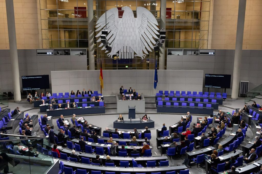 [ad_1] Camera superioară a Parlamentului german, compusă din reprezentanții celor 16 landuri federale, a aprobat vineri o reformă a serviciului militar menită să întărească forțele armate din cauza amenințării inevitabile a Rusiei
