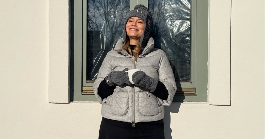 Andreea Esca transformă Porumbacu de Sus într-o destinație turistică idilică Prezentatoarea emblematică a Pro TV, Andreea Esca, își îndeplinește unul dintre visurile sale cele mai dragi în Porumbacu de Sus, o localitate montană din județul Sibiu