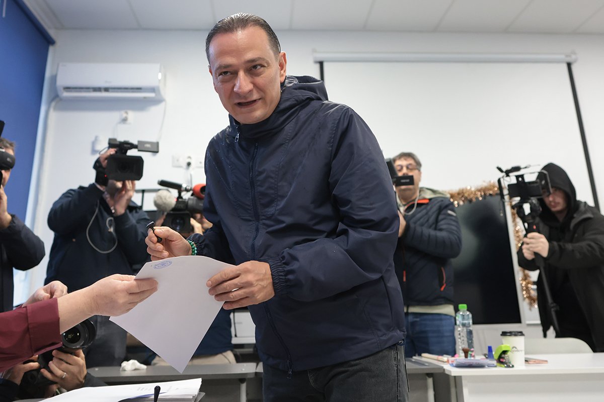 Daniel Băluță, candidatul PSD pentru Primăria Capitalei, îndeamnă bucureștenii, în special pe locuitorii Sectorului 4, să participe cât mai numeroși la vot