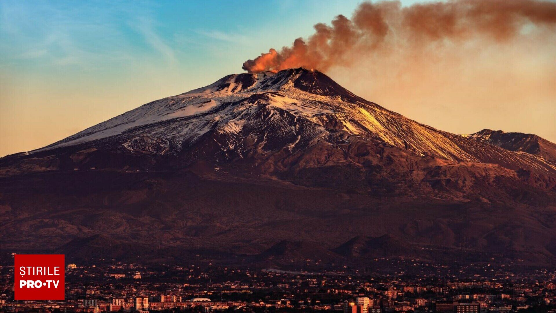 Etna arată indicii recente de activitate, Italy mărește temporar alertă.