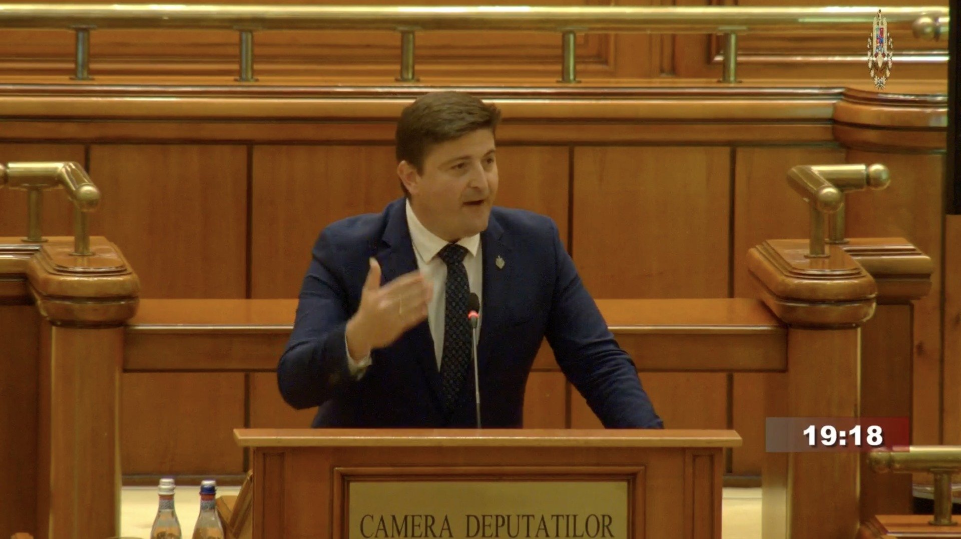 Deputatul USR Alexandru Dimitriu solicită oficial încetarea mandatelor a patru judecători ai Curții Constituționale, acuzați de boicotarea deliberată a ședințelor și blocarea unor decizii esențiale pentru eliminarea pensiilor speciale