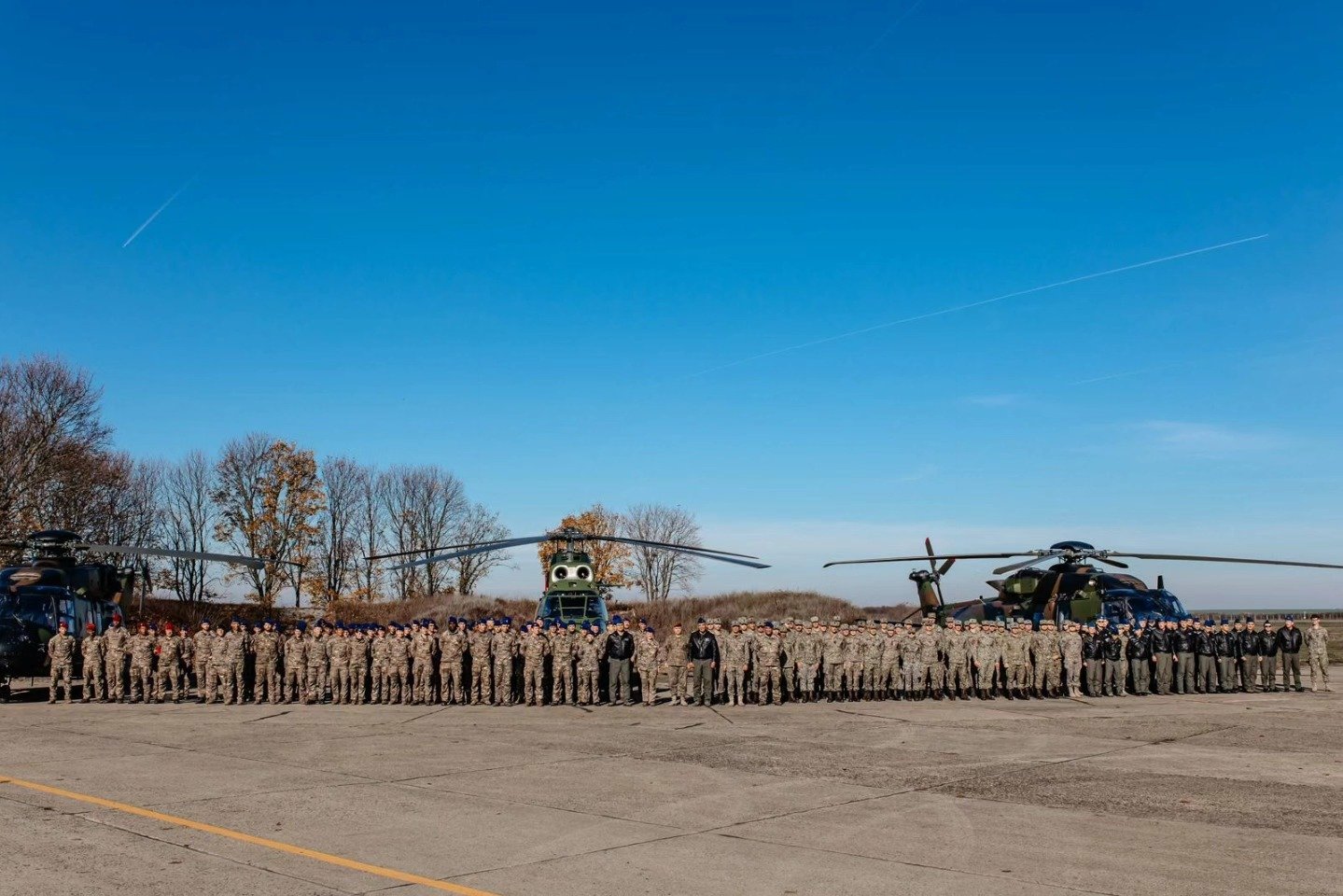Prim-miniștrii României și Austriei la Câmpia Turzii: Un pas important în consolidarea parteneriatului militar al NATO Mâine, 30 decembrie 2025, la Baza Aeriană 71 „General Emanoil Ionescu” din Câmpia Turzii, România devine pentru câteva ore centrul unor discuții importante în contextul geopolitic actual