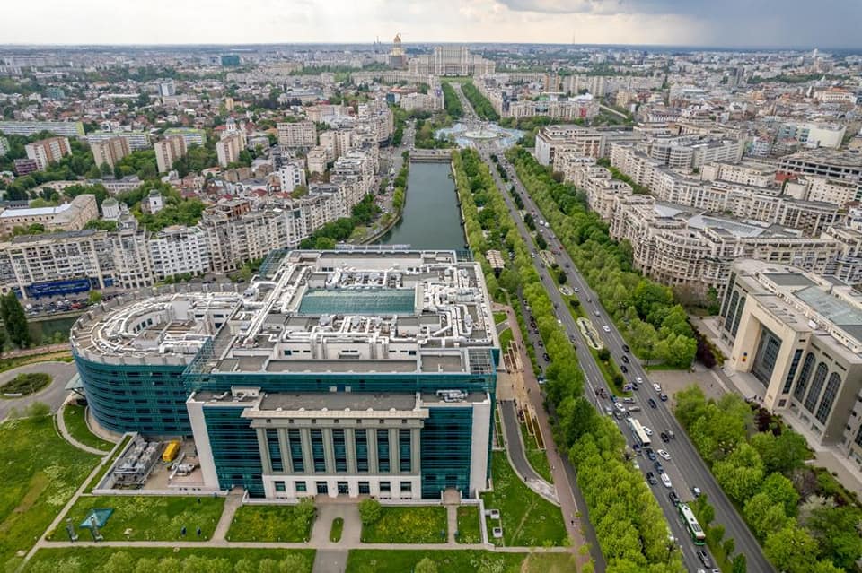 Copie originală a Constituției din 1866, displayată la Biblioteca Metropolitană din oraș, considerată piatra de temelie a României moderne