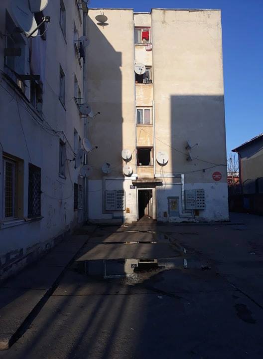 Inițiativă legislativă la Senat pentru instalarea de lifturi în blocurile de trei sau patru etaje dinainte de 1990
