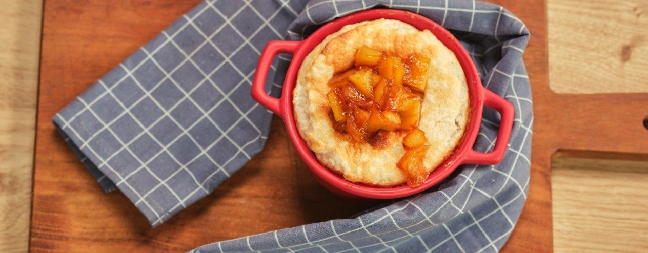 [ad_1] Când vine vorba de deserturi, fructele nu doar că adaugă aromă și culoare, ci oferă și o dulceață naturală care face orice preparat să devină finalul ideal pentru o masă festivă
