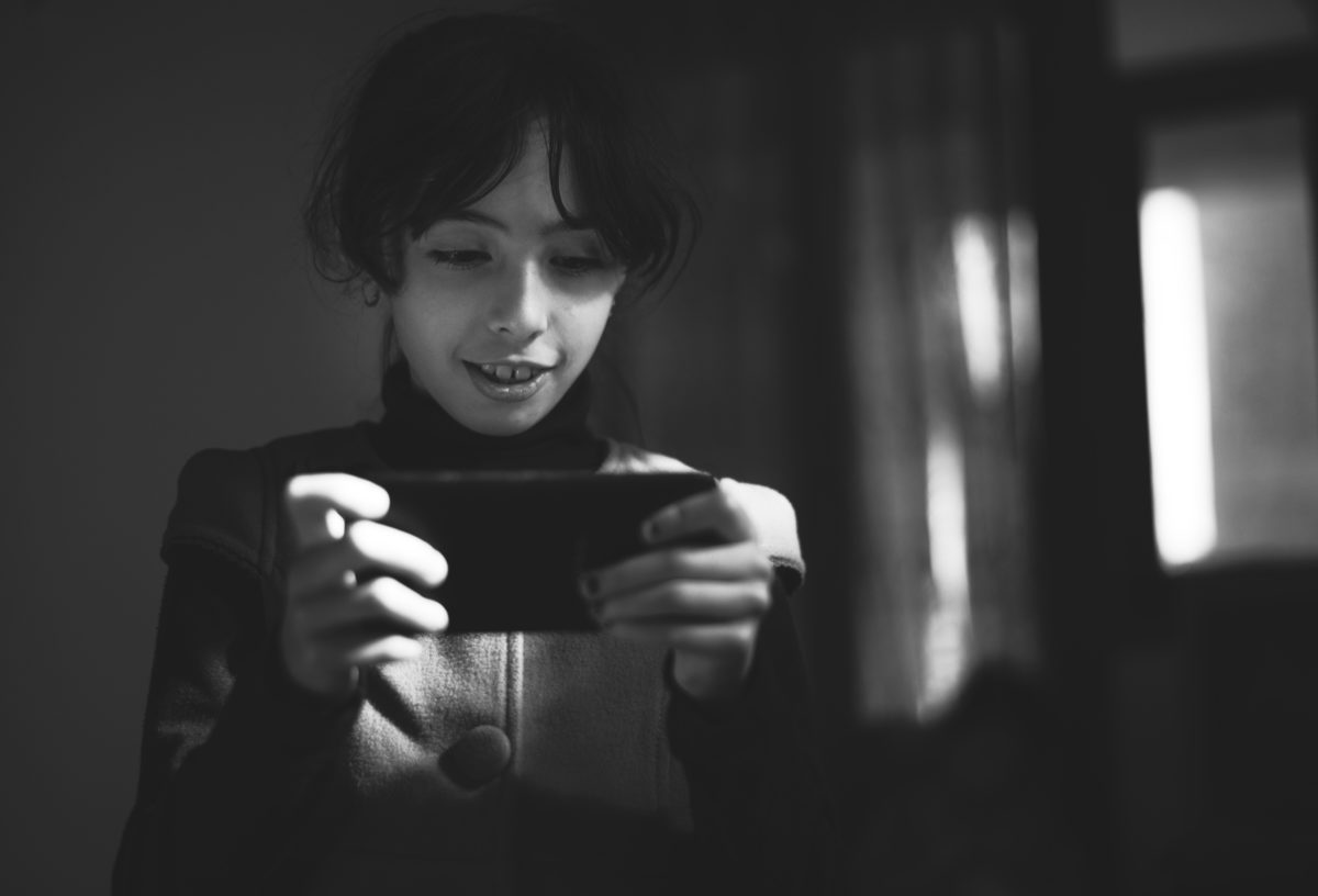 Profesorul Radu Gologan: Eliminarea telefoanelor din școli reprezintă o decizie greșită / Mesajele precum „n-am învățat nimic, dar câștig bine” cauzează cele mai mari prejudicii