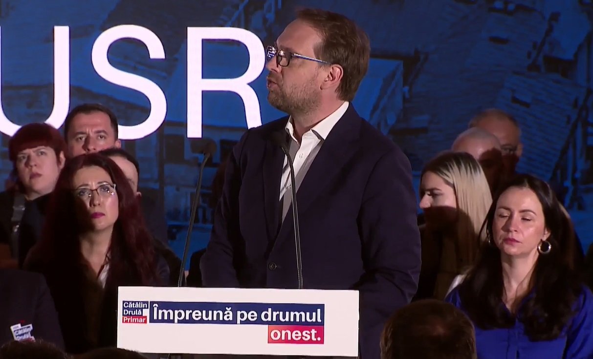 Tensiuni în USR după numirea Ralucăi Rogoz la ANAP și criticile la adresa conducerii, inclusiv acuzatii de decizii autonome și numiri controversate în funcție.