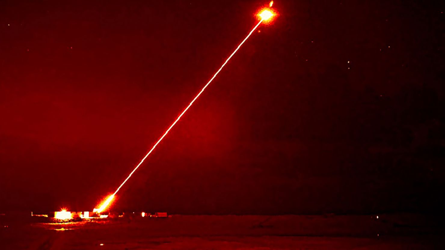 Japonia efectuează teste pentru o armă laser de 100 kW capabilă să neutralizeze drone și proiectile ușoare din aer