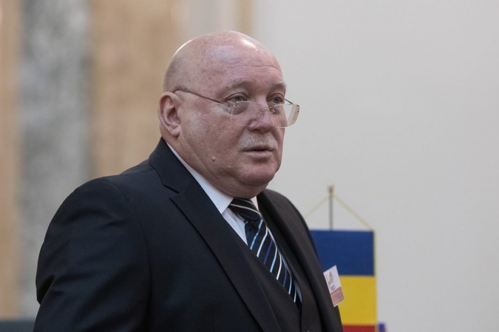 Judecătoria CCR, în criză de legitimitate: un judecător solicită concediu pentru 2026, pe fondul tensiunilor generate de boicotul sesiunii Într-un context încărcat de tensiuni și neclarități, activitatea Curții Constituționale a României a fost, din nou, perturbată