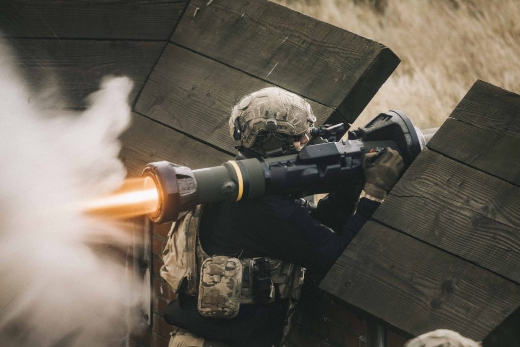 Oficialul militar al Marii Britanii avertizează asupra escaladării riscurilor din partea Rusiei și îndeamnă la consolidarea rezilienței naționale