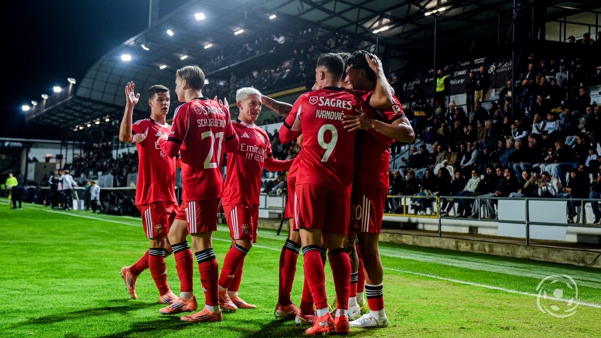 Cariera în fierbere provoacă aspirațiile războinicilor și vulturilor