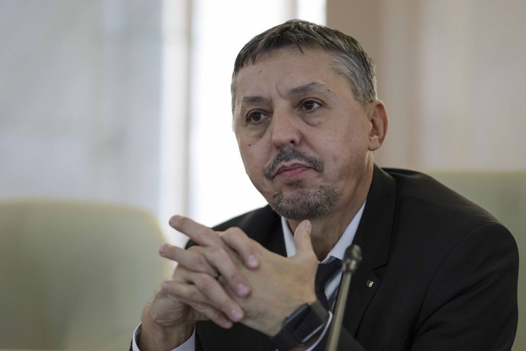 Daniel David, ministrul responsabil pentru austeritate și pentru cea mai severă criză de încredere a școlii și profesorilor