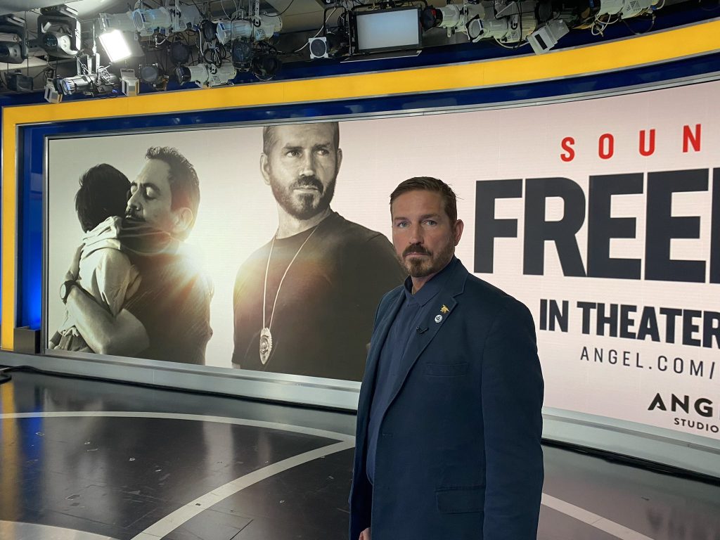 Jim Caviezel va da viață lui Jair Bolsonaro într-un film biografic plin de eroism / Actorul susține opinia despre Trump, pe care îl numește „noul Moise”