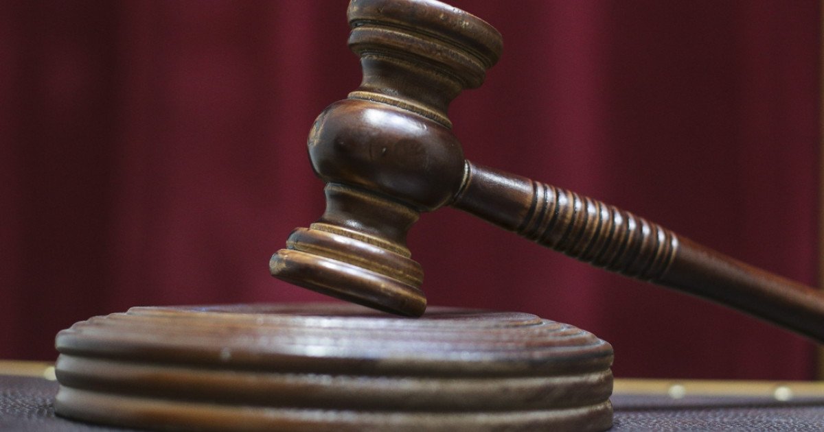 Profesor de drept: „Absența în deliberări echivalează cu demisia. Cei patru nu pot vota”