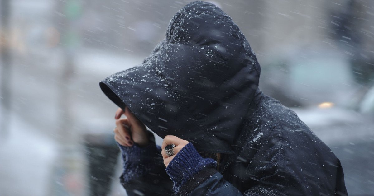 Cod galben de vânt puternic valabil în estul României Administrația Națională de Meteorologie (ANM) a emis un cod galben de vânt puternic, iar în ultimele zile ale anului 2025, intensificările vântului se vor face resimțite în special în est și sud-estul țării