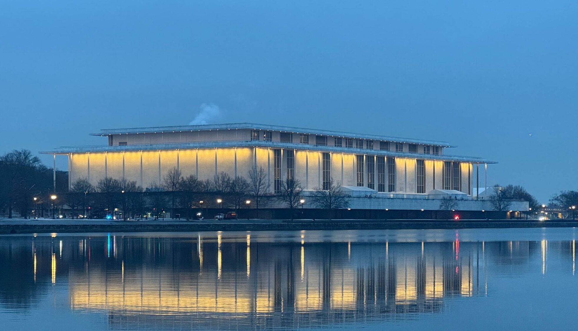 Trump atribuie numele sau Centrului Kennedy, un important loc cultural american din Washington DC