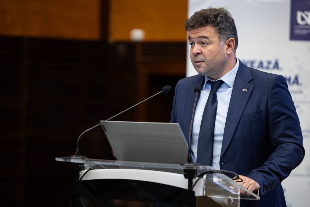 Prezentare a lui Marilen Pirtea, rectorul și parlamentar, în curs de a fi numit ministru al Educației și Cercetării după plecarea lui Daniel David