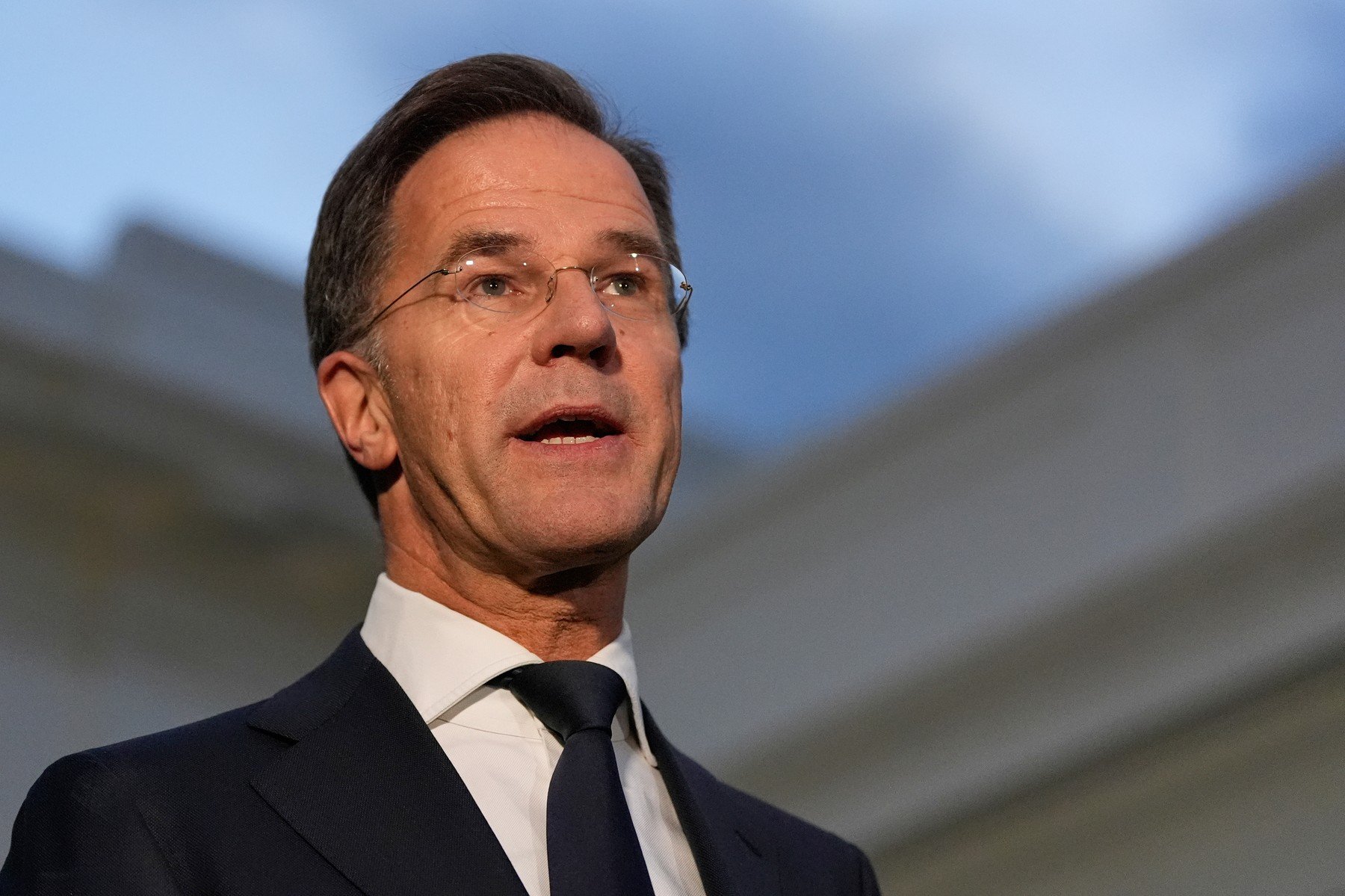 [ad_1] Secretarul general al NATO, Mark Rutte, a afirmat joi, în timpul unei conferințe de presă în Polonia, că anumite țări, printre care Ungaria, Statele Unite, Slovacia și posibil și altele, se opun aderării Ucrainei la Alianță
