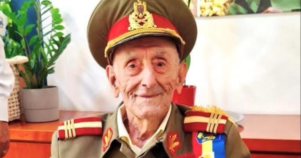 Colonelul (r.) Ion Vasile Banu, simbol al curajului național, a încetat din viață la 107 ani Colonelul (r.) Ion Vasile Banu, un veteran de război admirat și recent decorat de președintele Nicușor Dan, a murit la vârsta de 107 ani