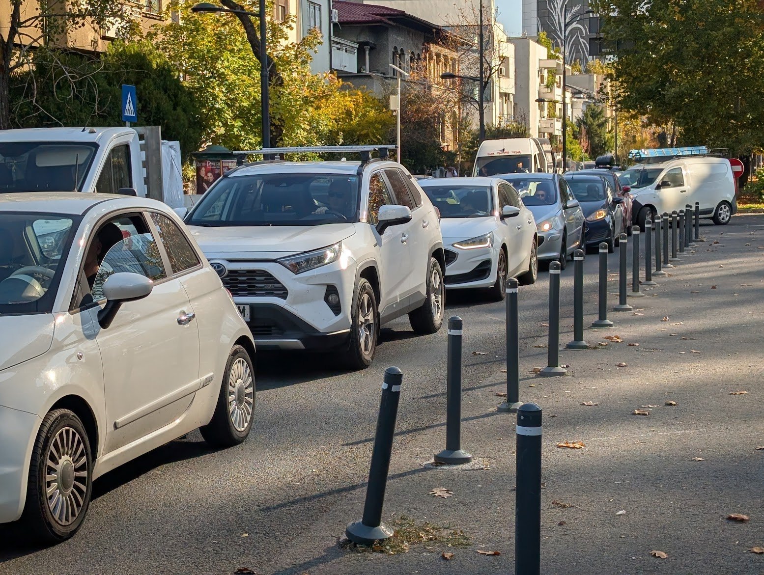 Modificări ale impozitelor auto începând cu 1 ianuarie 2026: Taxe bazate pe nivelul de poluare, reduceri pentru autovehiculele electrice și hibride