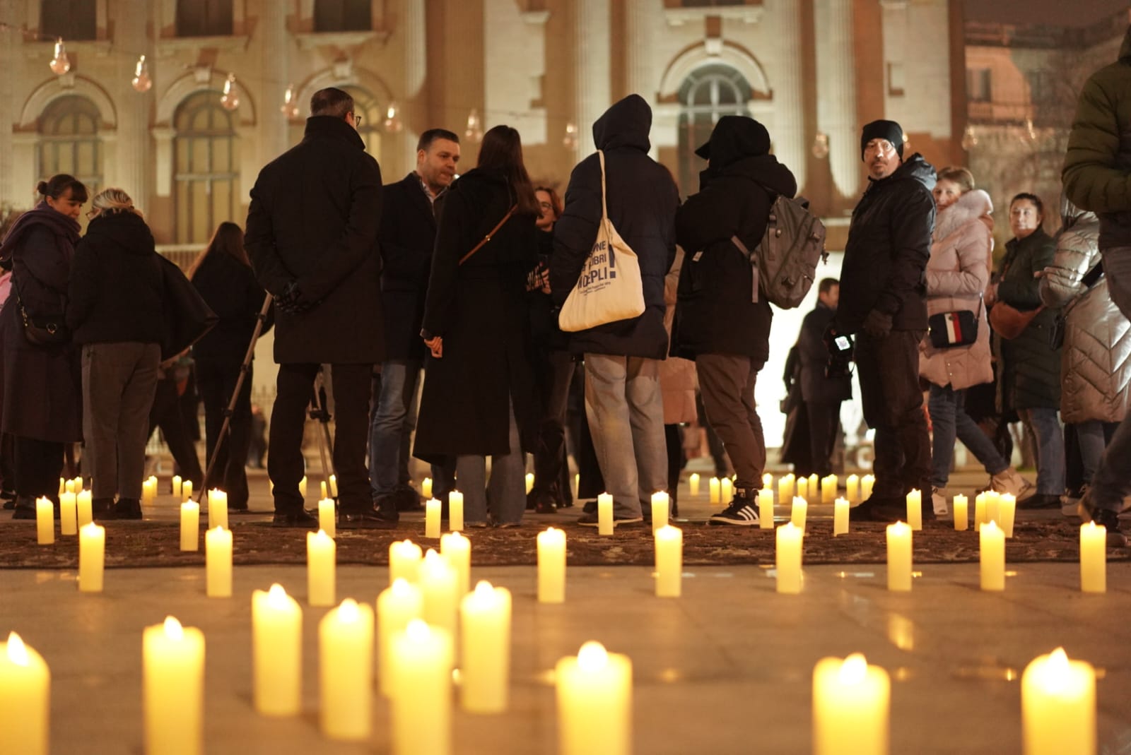 Piața Revoluției: între omagiere și perspective pentru viitorul spațiului public; primarul Ciucu și comunitatea doresc o piațetă dedicată oamenilor, nu vehiculelor