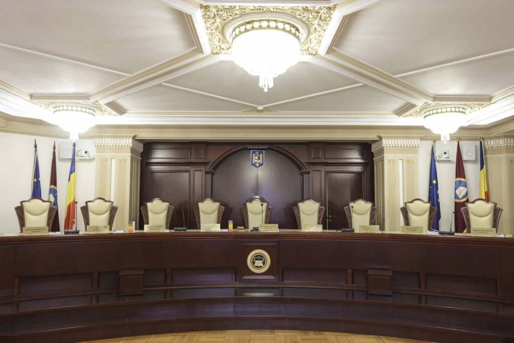 Sesizarea Înaltei Curți asupra noii legi a pensionării magistraților, analizată de Curtea Constituțională, după ce judecătorii au afirmat că legea favorizează alte categorii de beneficiari de pensii de serviciu