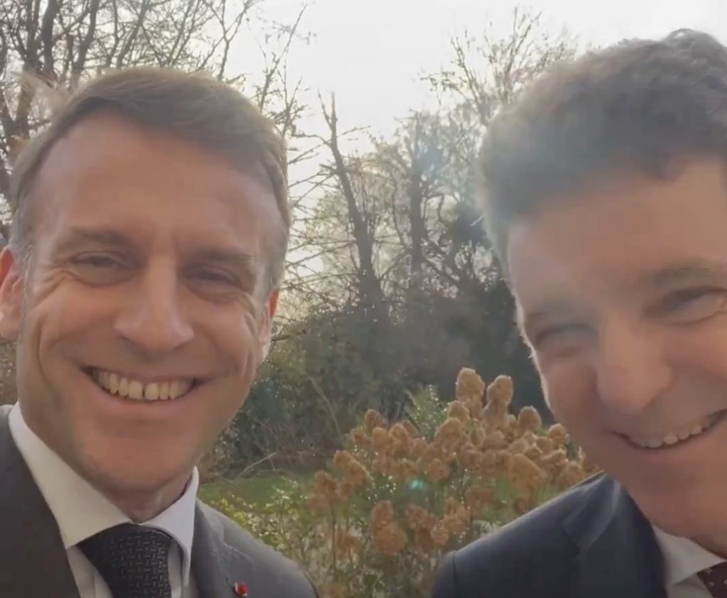 [ad_1] Președintele Franței, Emmanuel Macron, a distribuit pe platforma X o înregistrare video în care îi transmite lui Nicușor Dan, în limba română, „Bine ai venit” și „Trăiască prietenia dintre România și Franța”