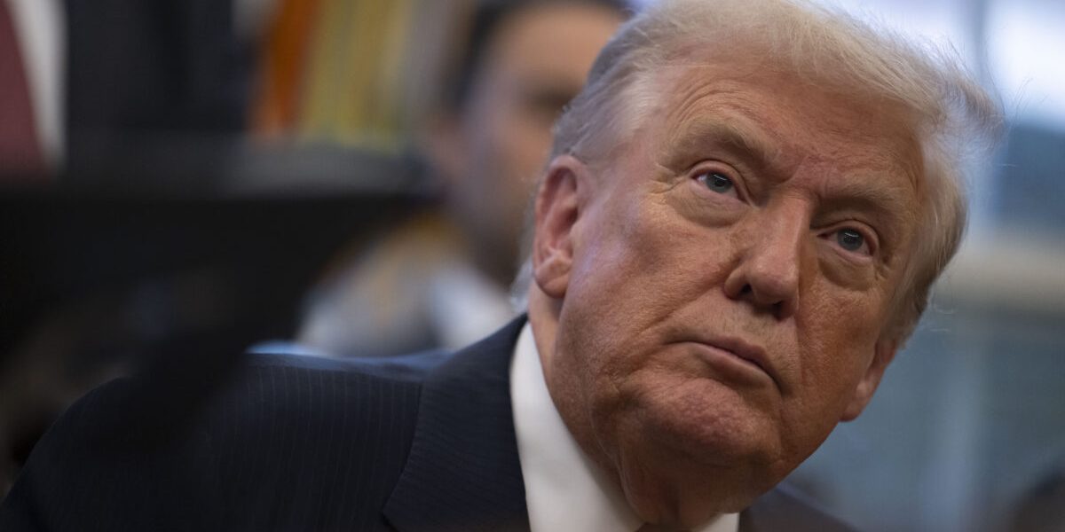 Trump anunță un atac asupra unei zone folosite pentru încărcarea drogurilor în Venezuela