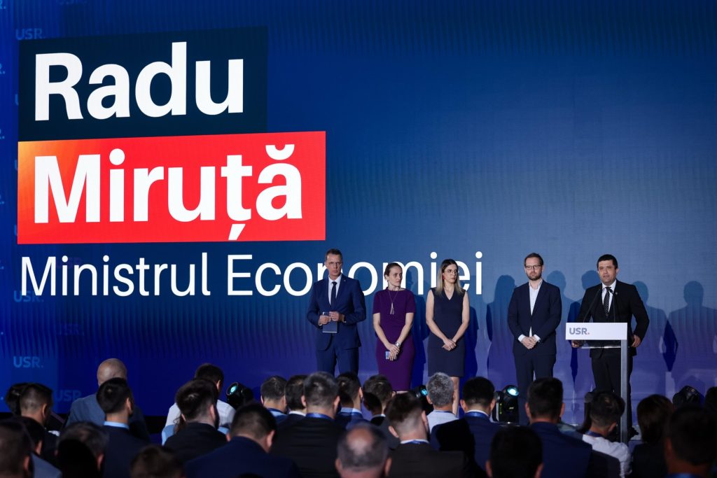 Radu Miruță, posibil desemnat pentru postul de ministru al Apărării, va fi înlocuit la Ministerul Economiei de către Florin Șipoș