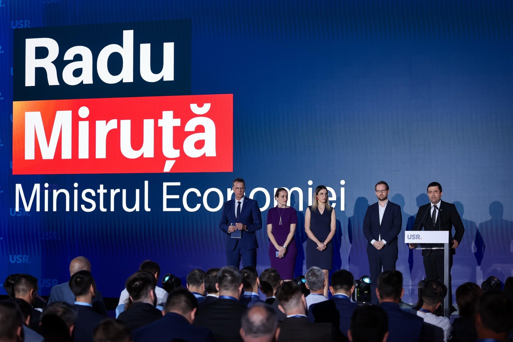Radu Miruță, posibil desemnat pentru postul de ministru al Apărării, va fi înlocuit la Ministerul Economiei de către Florin Șipoș