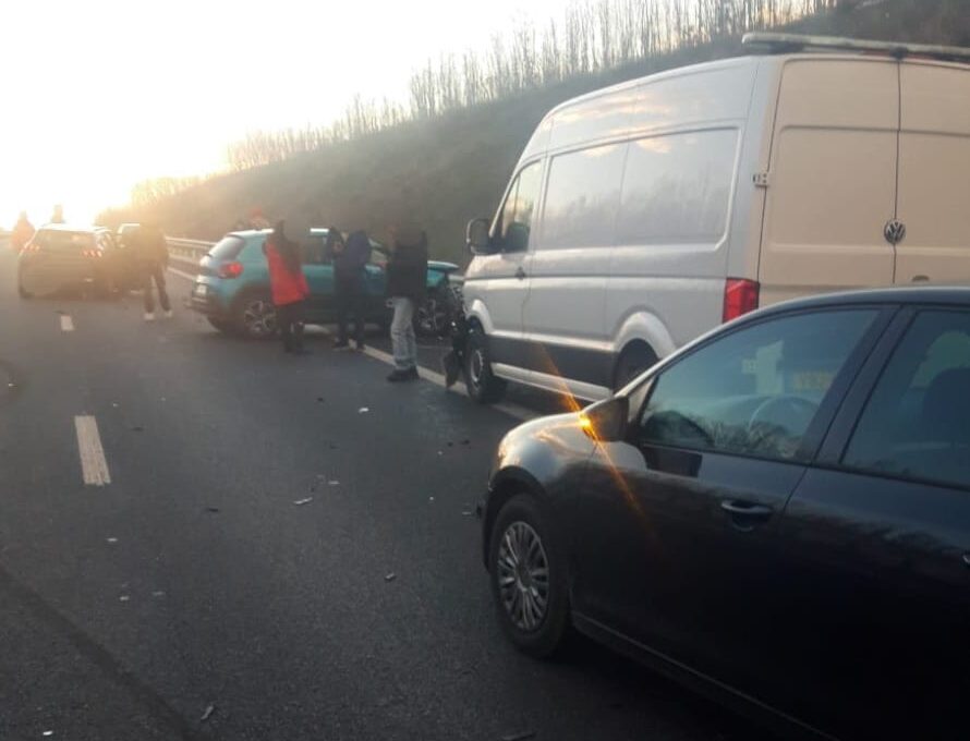 Coliziune gravă pe drumul rapid Craiova-Pitești cu 11 mașini implicate, trei persoane rănite și Planul Roșu de Intervenție pus în mișcare