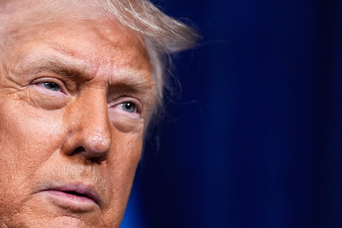 Atacul SUA asupra unei instalații din Venezuela: Confuzie și controverse Donald Trump a confirmat recent că Statele Unite au desfășurat o operațiune militară în Venezuela, implicând distrugerea unei „grande instalații” folosite pentru activități ilegale