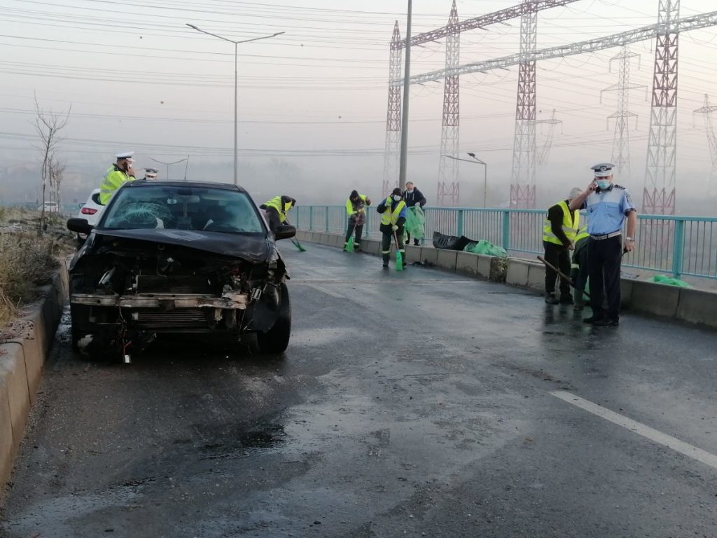 Coliziuni multiple cauzate de polei: șase autoturisme implicate în Constanța și cincisprezece în Prahova, fără victime