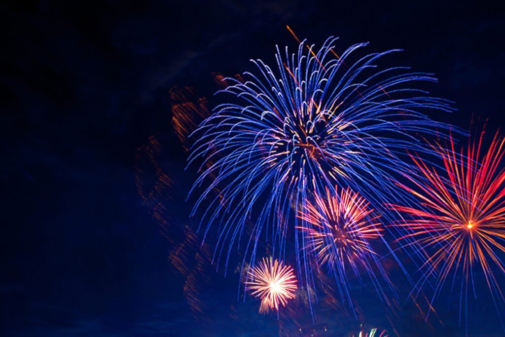Primăria Sectorului 3 a pregătit un eveniment de Revelion de excepție pentru bucureșteni, invitându-i să întâmpine anul nou în Centrul Civic, mai precis în Piața Alba Iulia