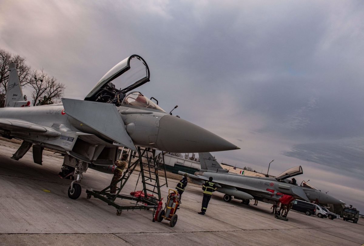 [ad_1] Marți, 9 decembrie, premierul Ilie Bolojan se va întâlni oficial cu ministrul german al Apărării, Boris Pistorius, la Baza 57 Aeriană „Căpitan Aviator Constantin Cantacuzino” din Mihail Kogălniceanu, județul Constanța