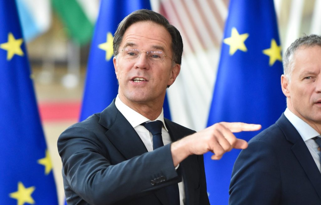 Liderul NATO se opune separării apărării europene de cea americană, dar afirmă că Europa trebuie să-și asume o responsabilitate crescută pentru propria securitate