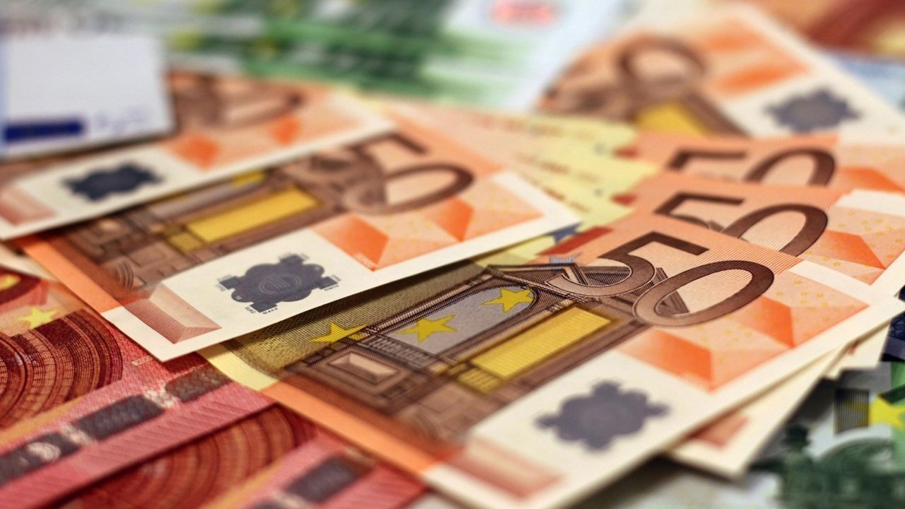 Românii din străinătate au transferat aproximativ 60 de miliarde de euro în țară între 2013 și 2025, conform unei analize a Băncii Naționale a României