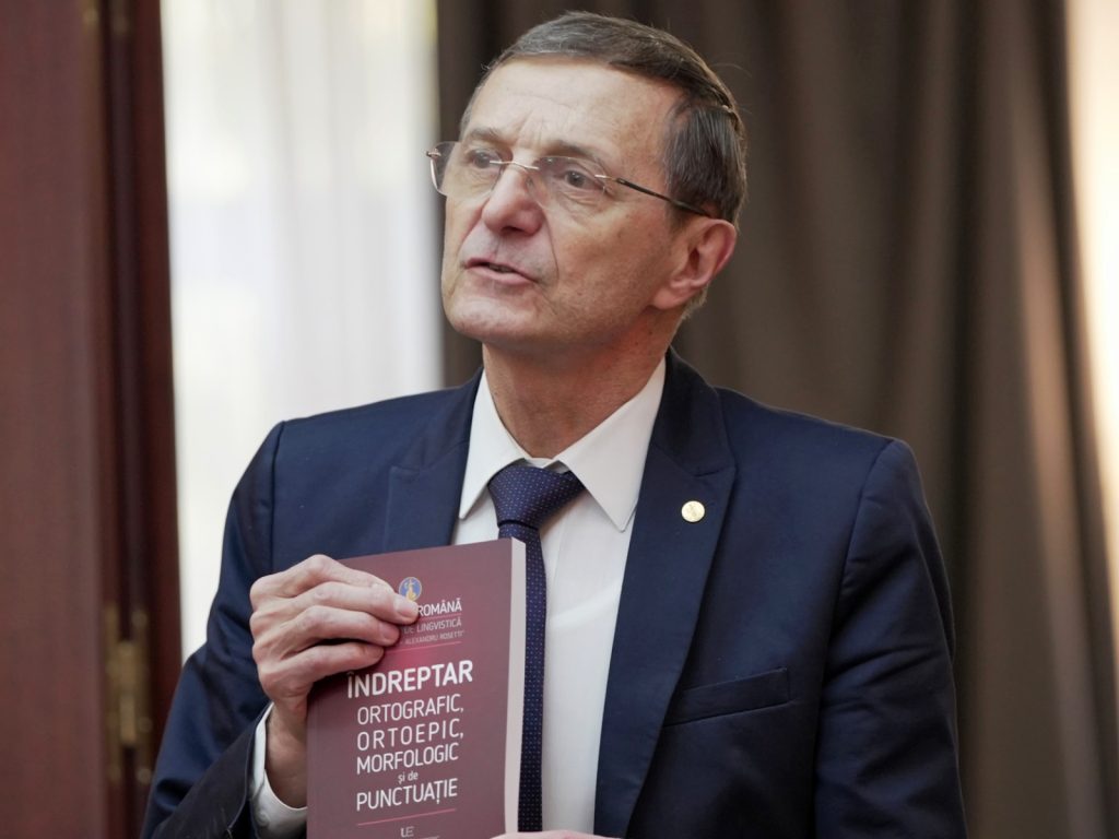 Președintele Academiei Române susține variantă propusă de Ministerul Educației pentru programa de Literatură română și îi numește „toboșari ai vremurilor noi” pe criticii profesori