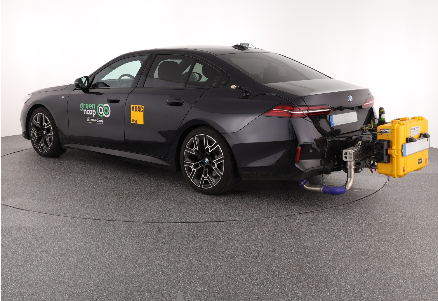Rezultate surprinzătoare ale programului GreenNCAP: diferențe majore între performanțele oficiale și cele din viața reală ale automobilelor moderne Programul GreenNCAP, inițiativă europeană menită să evalueze impactul real al mașinilor asupra mediului, a dat publicității rezultate care ridică semne de întrebare în privința fiabilității datelor oficiale