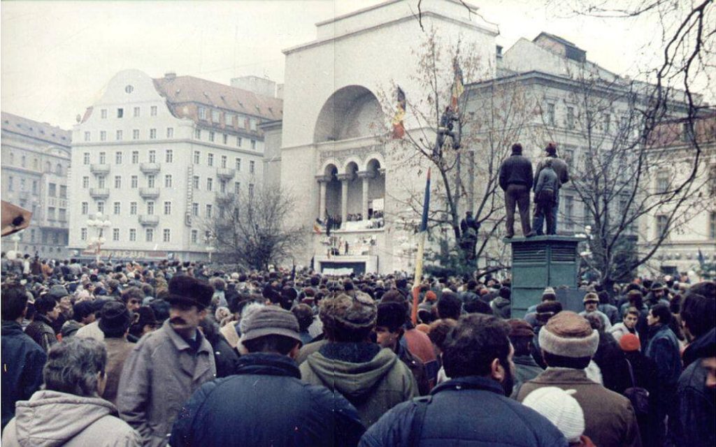 [ad_1] La 36 de ani de la obținerea libertății, România are încă multe de corectat, conform mesajului transmis de premierul Ilie Bolojan cu ocazia Zilei Memoriei Victimelor Comunismului
