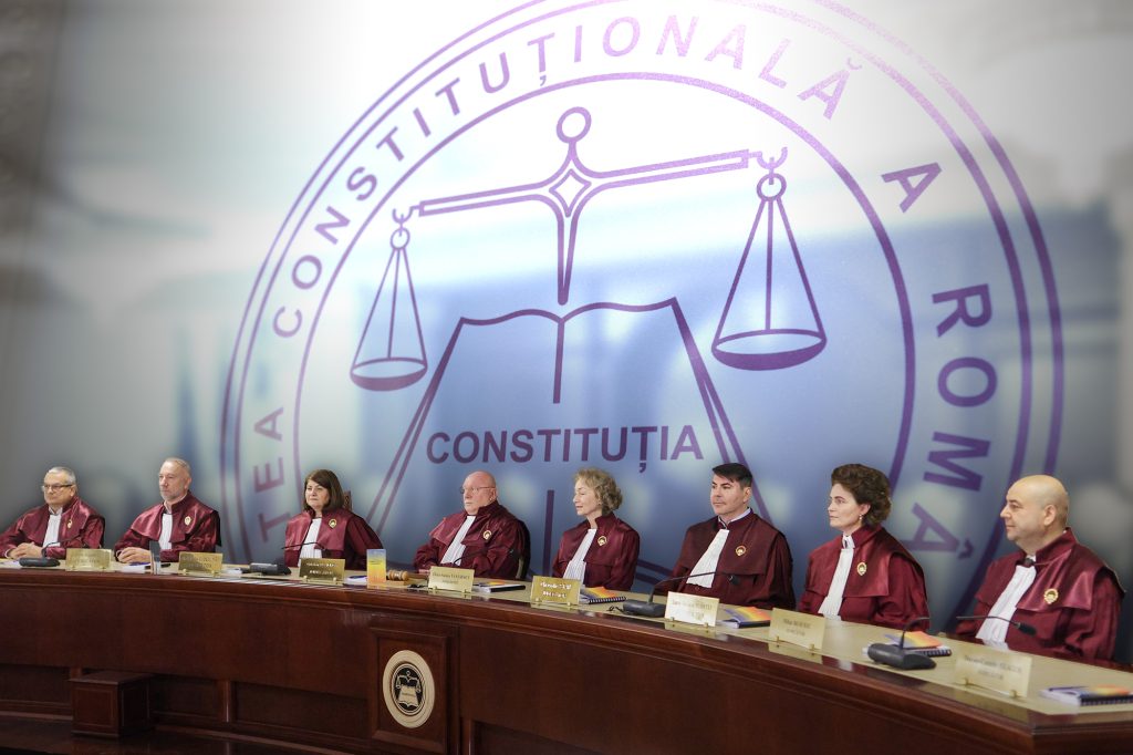 Cei patru judecători constituționali care au refuzat să participe la ședințele Curții Constituționale din duminică și luni, în legătură cu reforma pensiilor magistraților, își justifică absența prin nevoia de clarificări din partea Guvernului