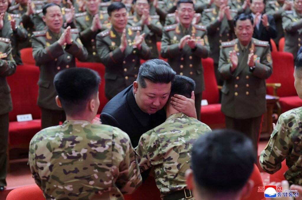 [ad_1] În mesajele sale de Anul Nou, liderul nord-coreean Kim Jong Un a lăudat sacrificiile de sânge ale soldaților din Rusia în conflictul din Ucraina, afirmând că Coreea de Nord și Rusia au împărțit „sângele, viața și moartea” în acest război