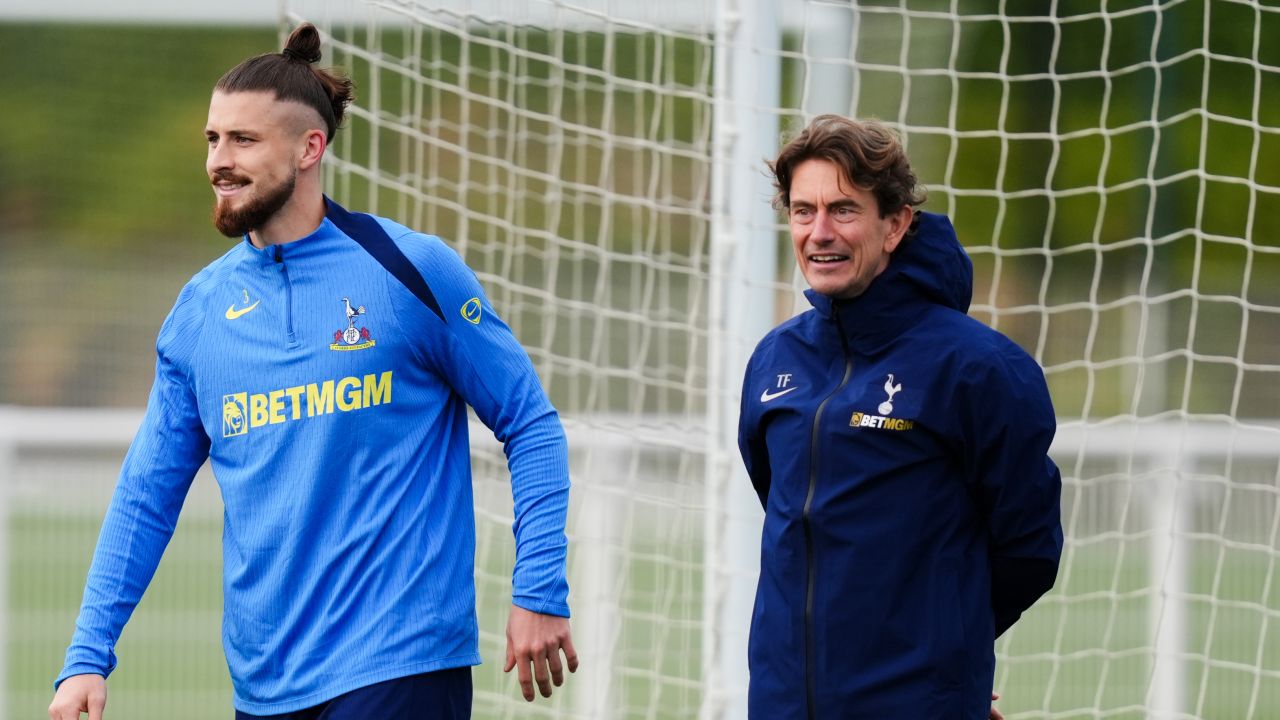 Ce se întâmplă cu Radu Drăgușin la Tottenham: „Nu te las! Va fi greu să se întoarcă”