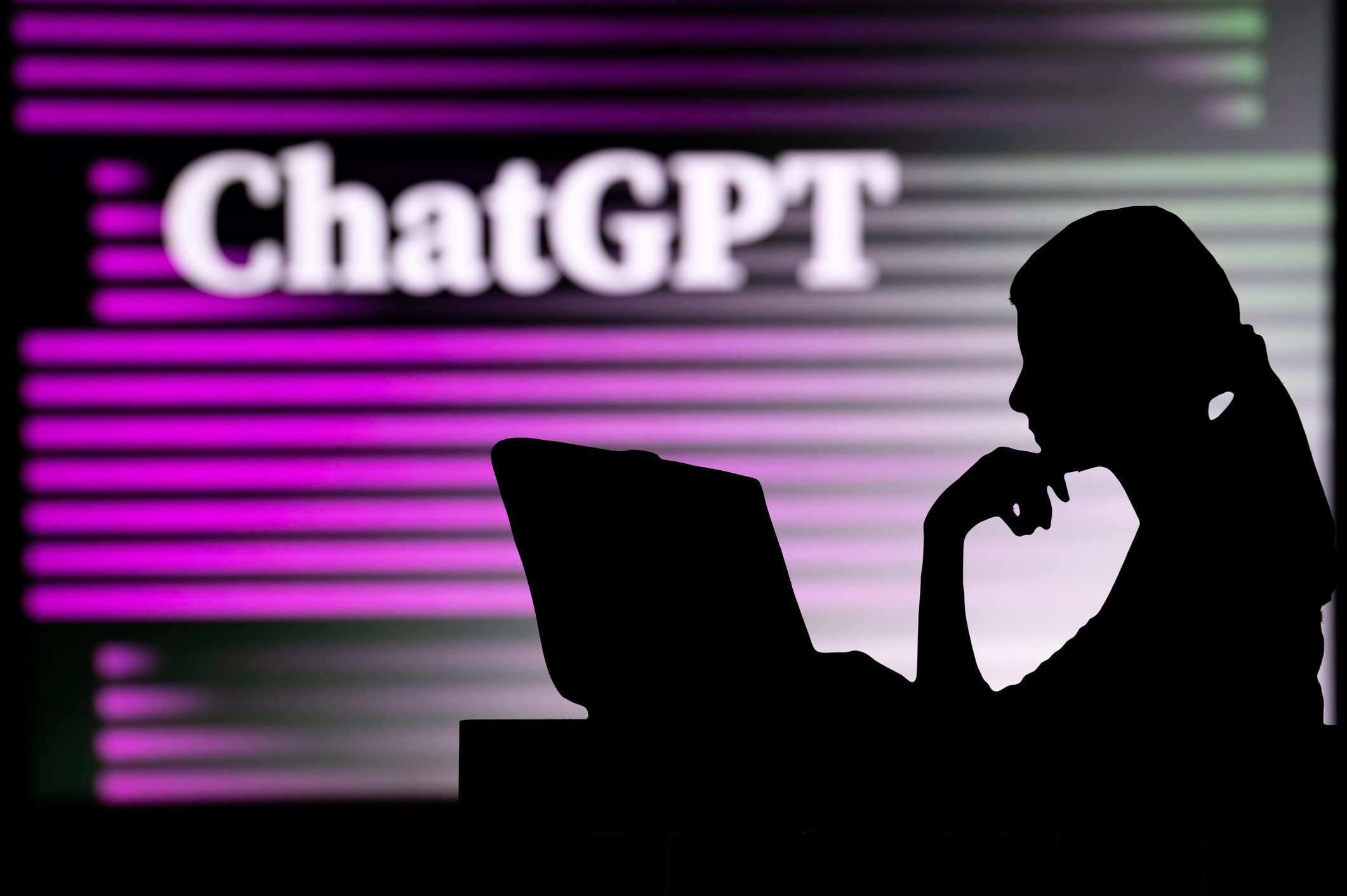 OpenAI pregătește lansarea unei versiuni speciale a chatbot-ului ChatGPT, destinată exclusiv adulților, cu promisiunea de a oferi utilizatorilor libertatea de a explora conținut erotic