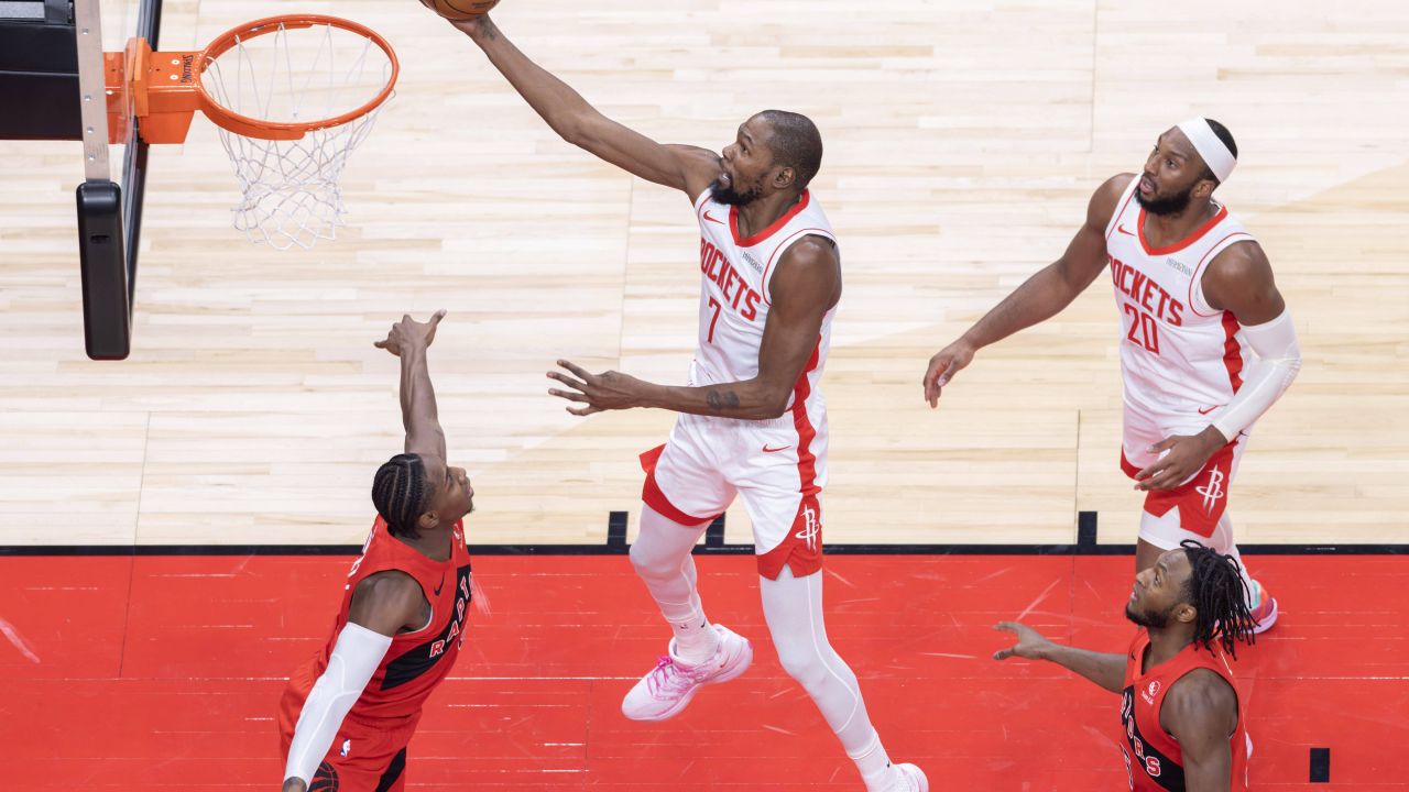 [ad_1] Echipa Houston Rockets a obținut o victorie în deplasare, învingând formația Denver Nuggets cu 115-101, într-un meci din Liga profesionistă nord-americană de baschet (NBA), desfășurat sâmbătă seara