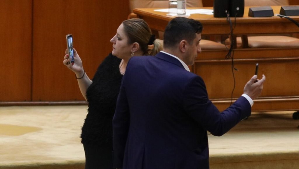 Diana Șoșoacă, cunoscută pentru pozițiile sale pro-ruse, solicită reconcilierea cu George Simion: Lidera SOS face apel la unitatea „suveraniștilor” pentru răsturnarea Guvernului și convocarea alegerilor anticipate